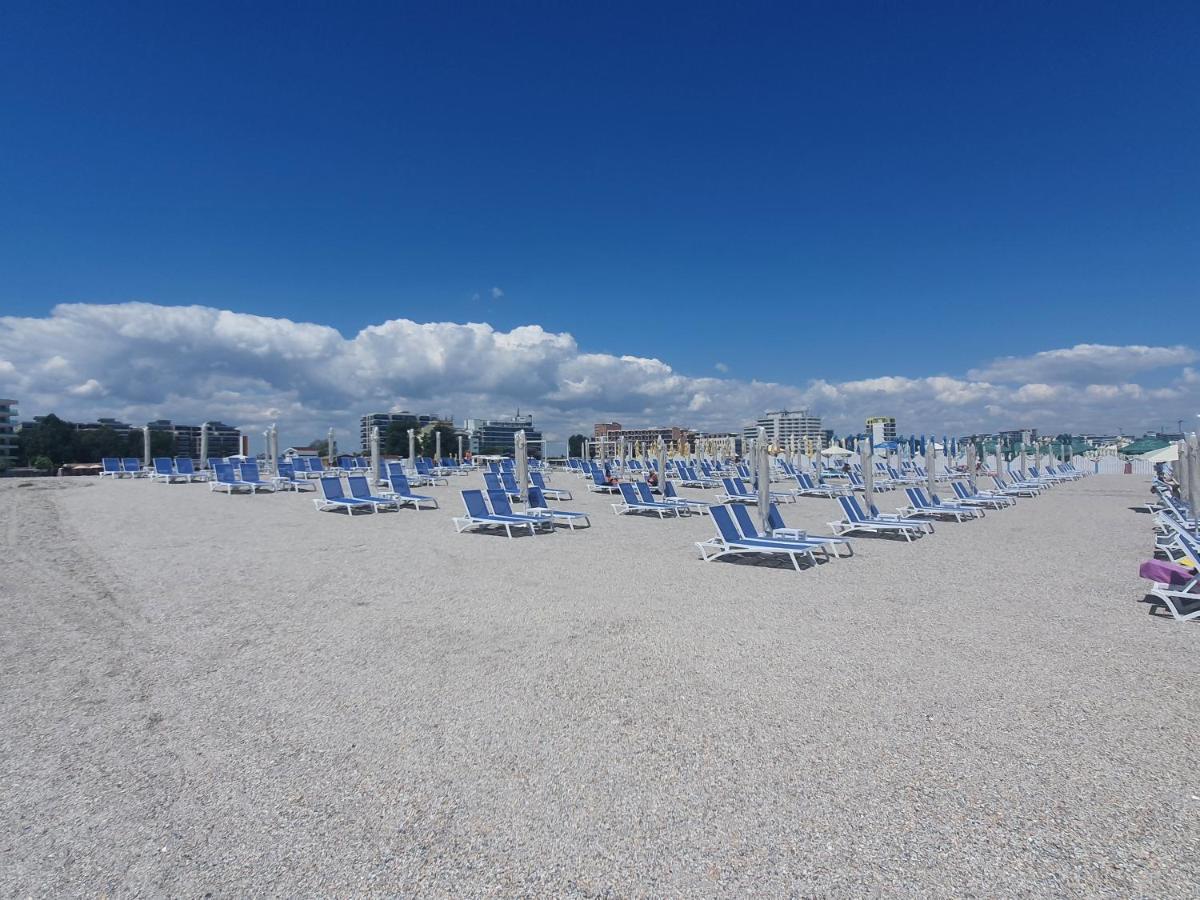 Deluxe Lake View Mamaia Exterior foto