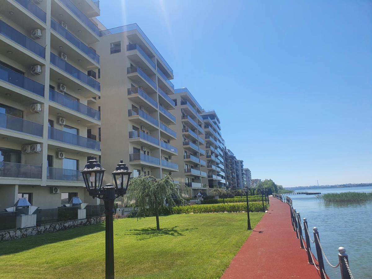 Deluxe Lake View Mamaia Exterior foto