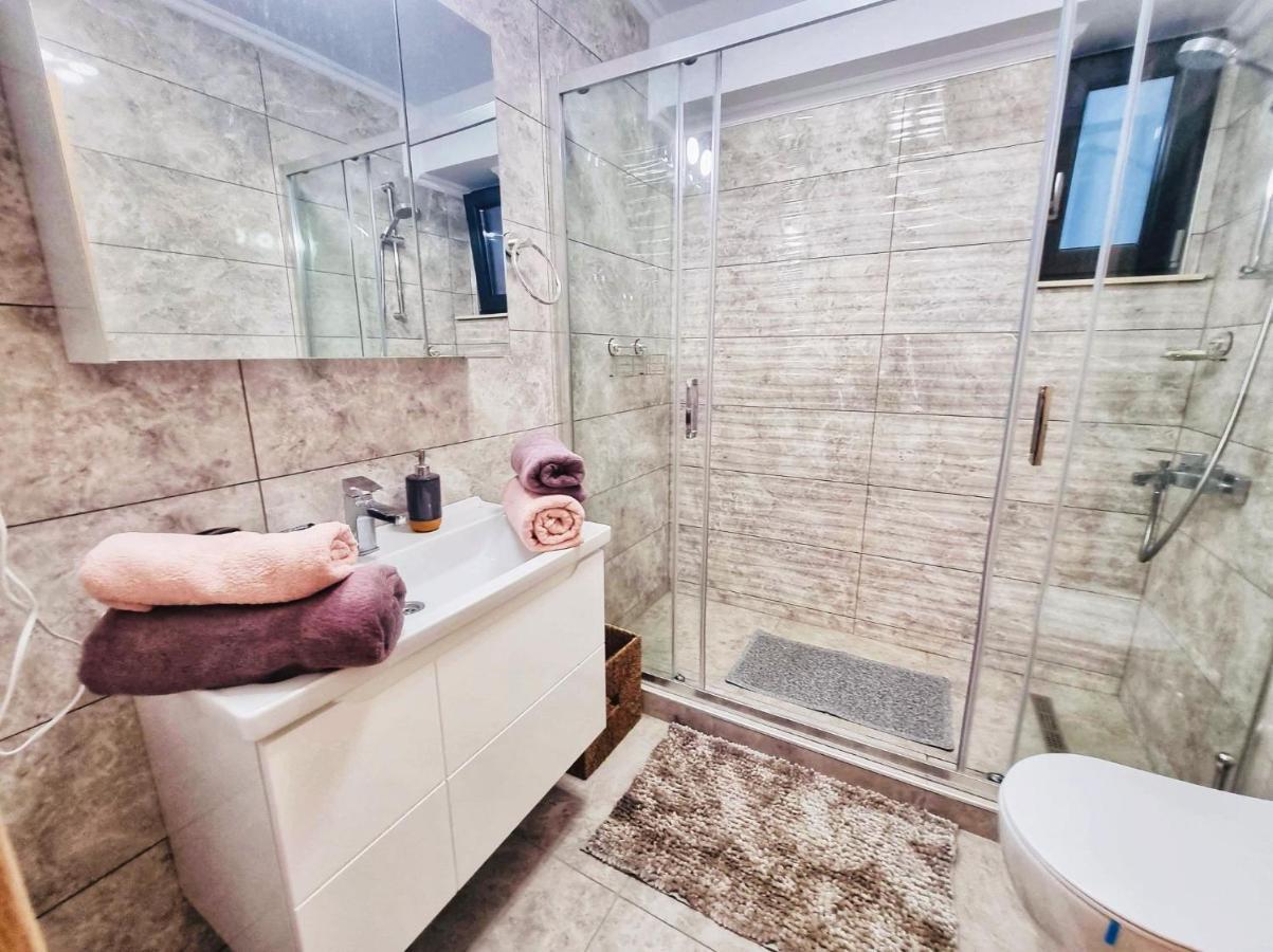 Deluxe Lake View Mamaia Exterior foto