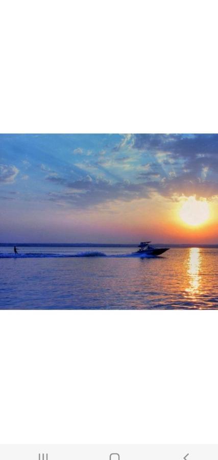 Deluxe Lake View Mamaia Exterior foto
